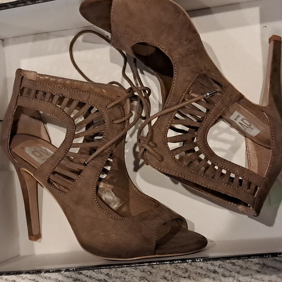 DV by Dolce Vita Lace-Up Suede Brown Heels Size 8 - Picture 12 of 12
